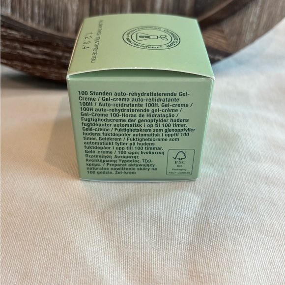 Clinique Moisture Surge 100H Auto-Replenishing Hydrator • 15ml - Picture 4 of 5